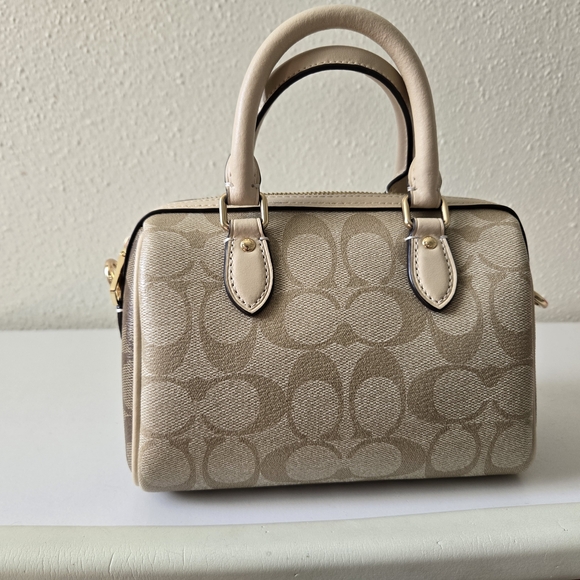 Mini Rowan In Signature Print - Picture 4 of 7